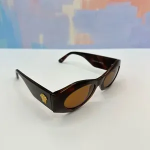 Versace Vintage Brown Frame Gold Madusa Sunglasses VERSACE Vintage Sunglasses Gold Medusa Brown Squared Frame  main image 2